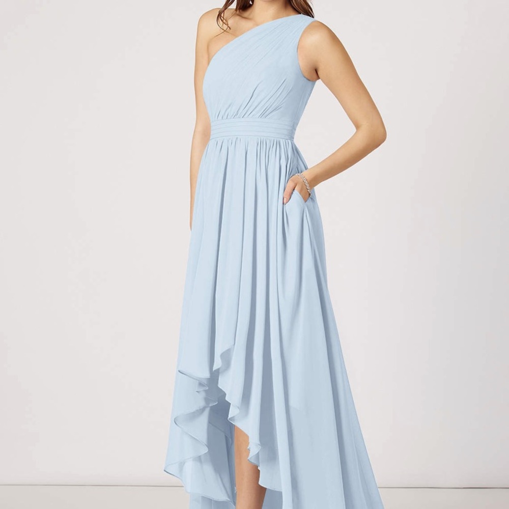AZAZIE MATHILDA
A-Line One Shoulder Chiffon Asymmetrical Dress Mist